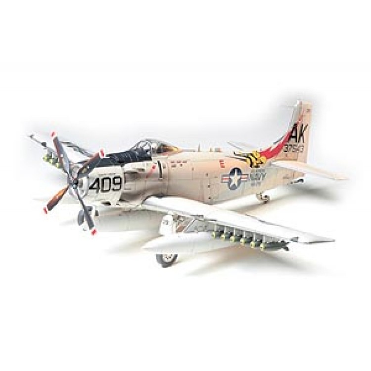 Tamiya 1:48 Douglas A-1H Skyraider